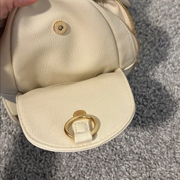 Universal Thread Crossbody Bag - Picture 6 of 7